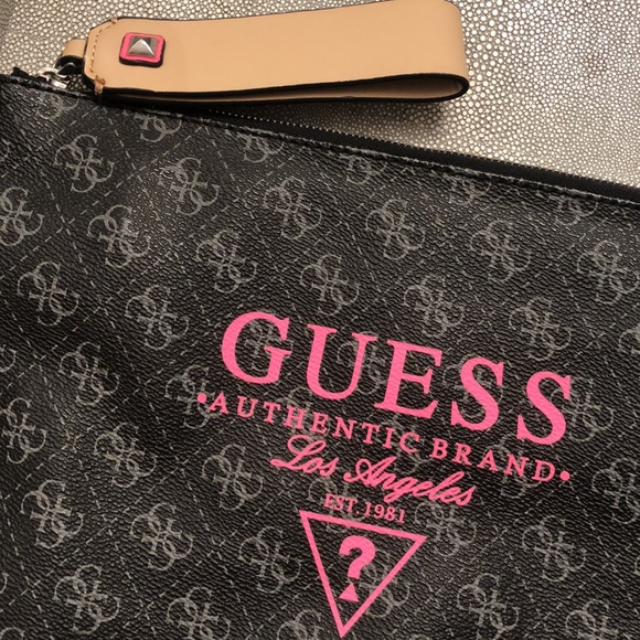 NEW Guess Black Hand Wristlet Bag Leopard Lining - Picture 3 of 8